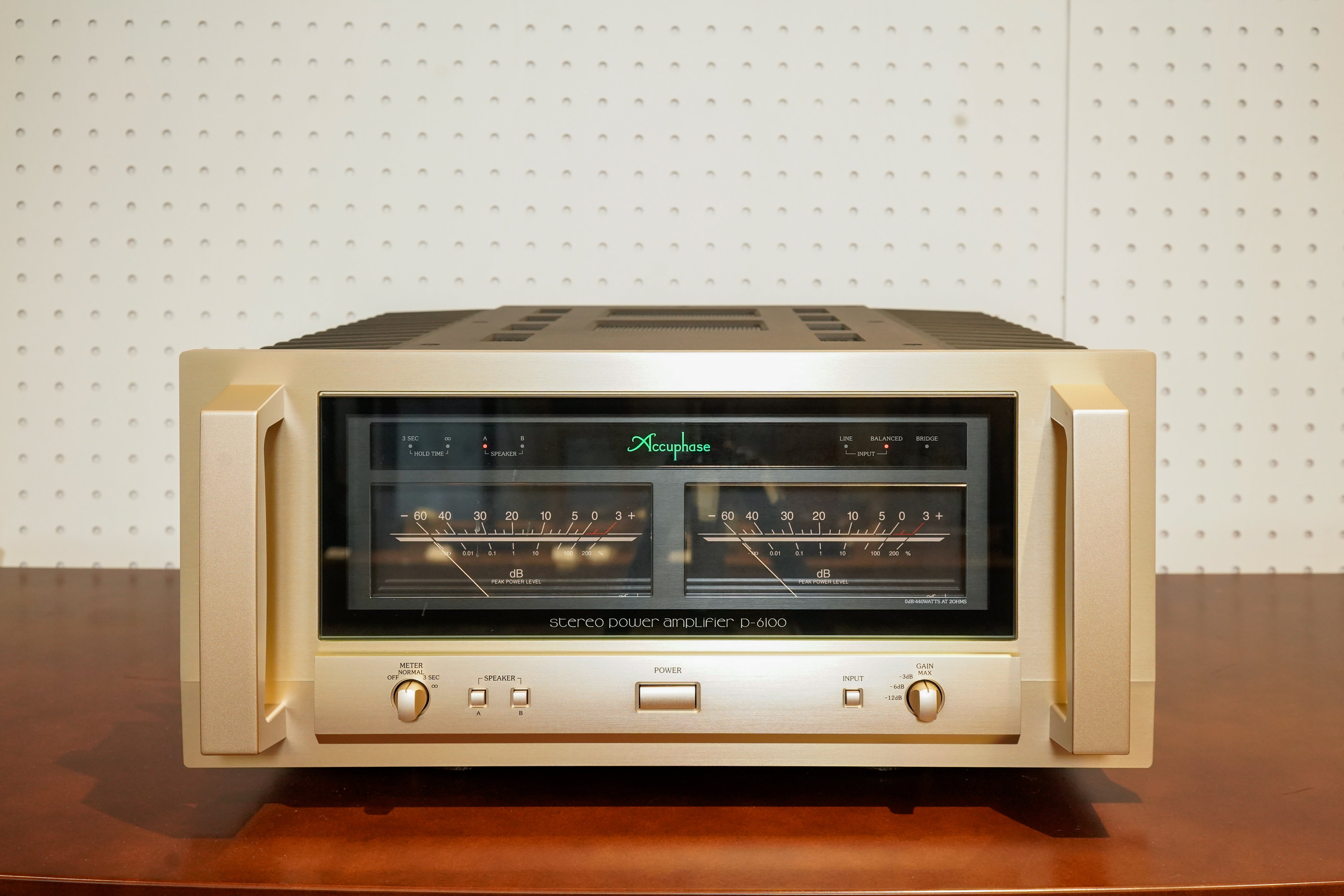 中古品】P-6100 | パワーアンプ – SOUND TEC
