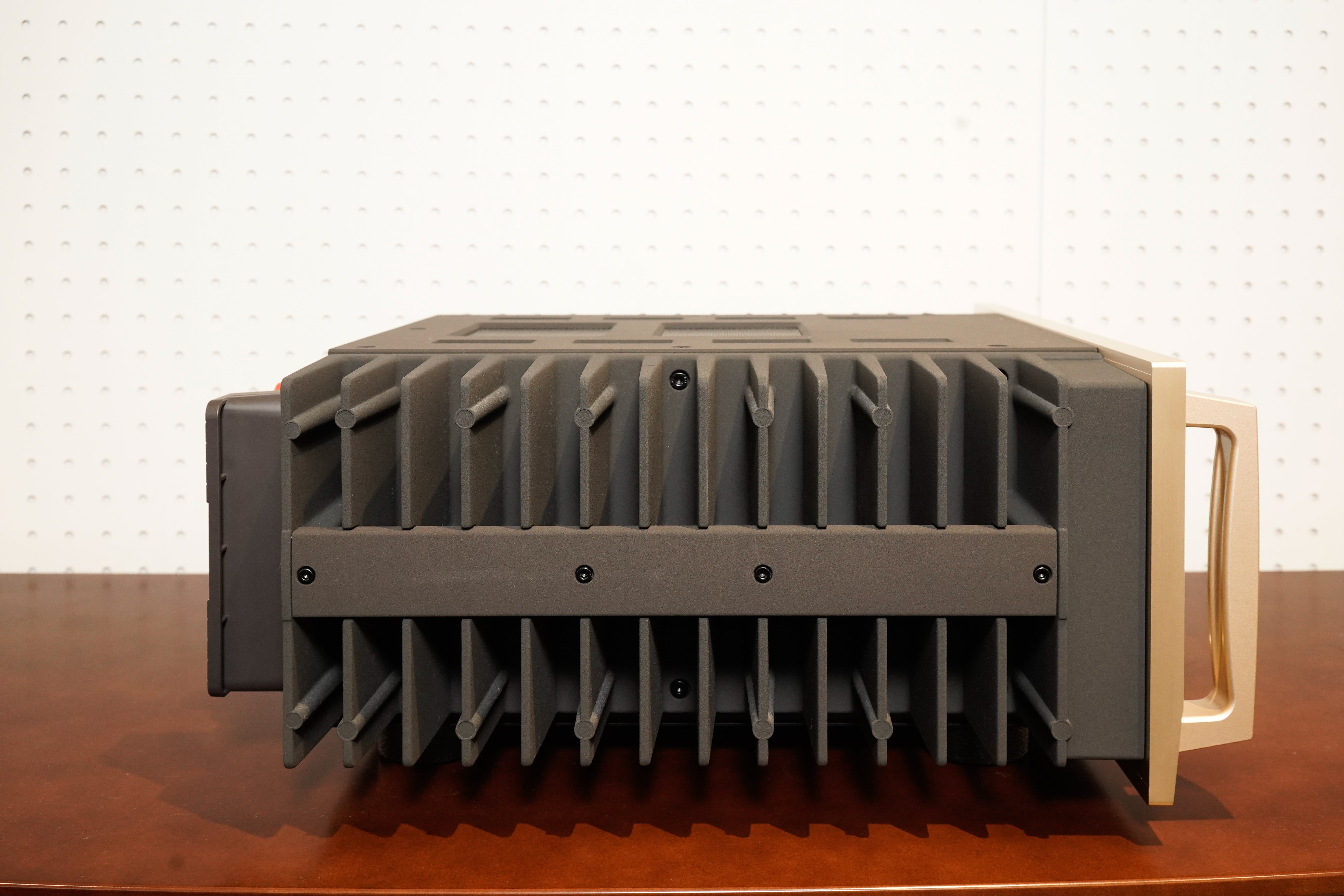中古品】P-6100 | パワーアンプ – SOUND TEC